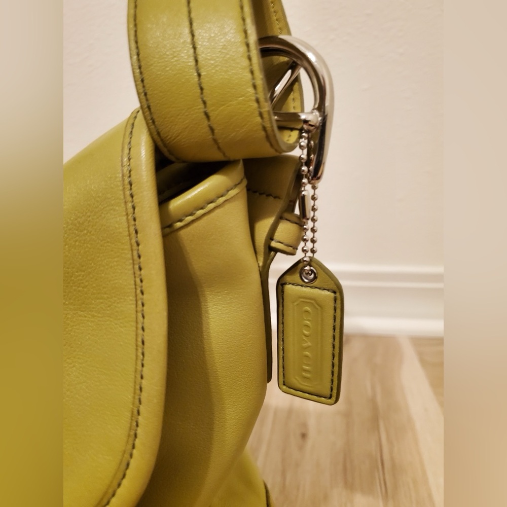 Coach SoHo Vintage 2004 Leather Two Way Lime Green Shoulder/Crossbody Bag - Picture 12 of 15